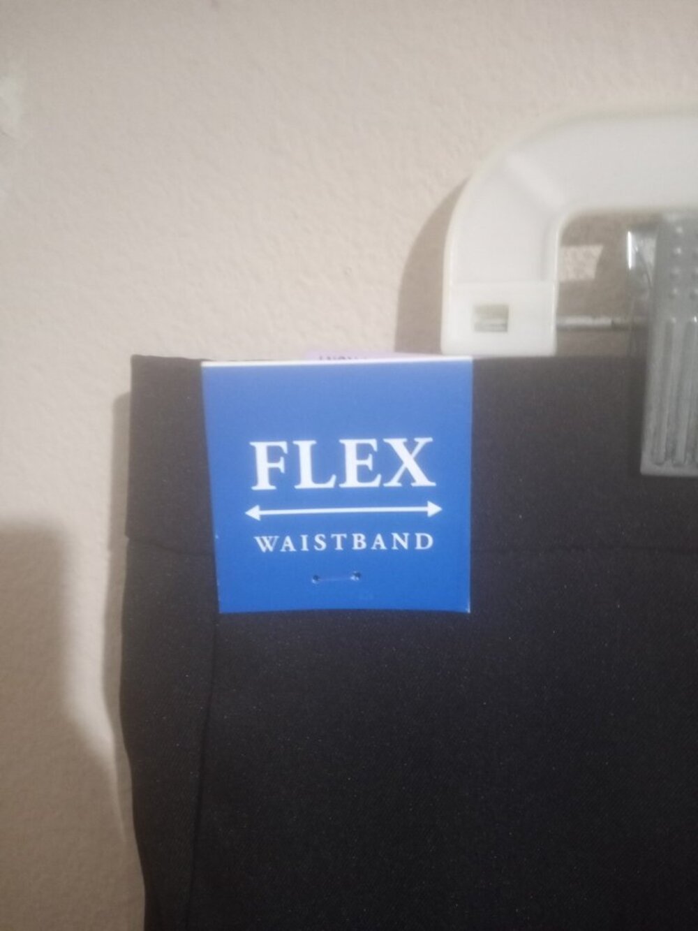 Haggar Men's All Day Comfort Slim-Straight Dress Pants 38x30 Black NWT MSRP $70 - Picture 3 of 10